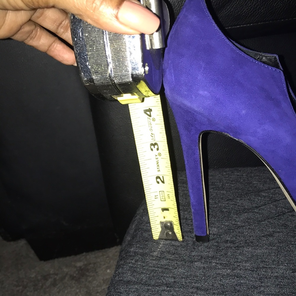 Genuine Suede Dolce Vita Heels - Picture 7 of 7